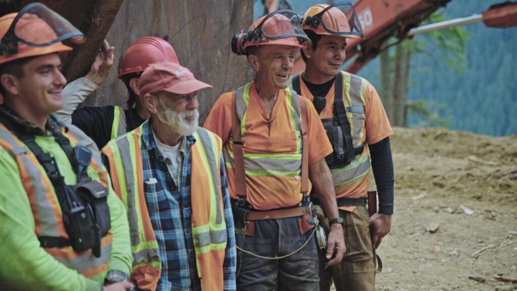 Timber Titans — S1E7 — How Many Truck Drivers Does It Take to Fix a Logging Truck?