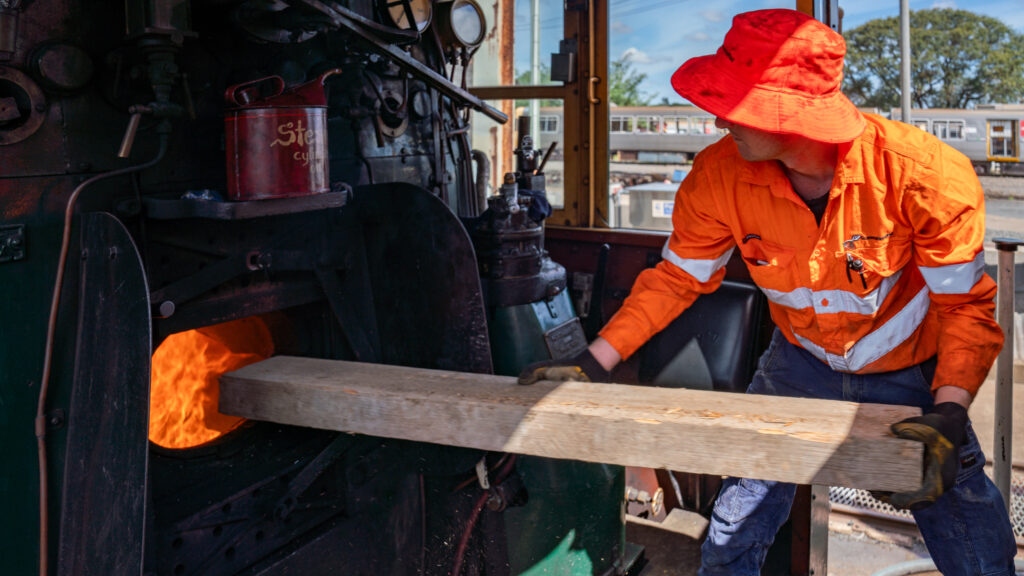 Train Rescue Down Under — S1E2 — Getting a Freight Train to the Finish Line